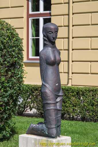 Sankt Veit an der Glan / Kniende