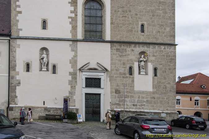 Sankt Pölten /  Heiligenstatuen am Dom