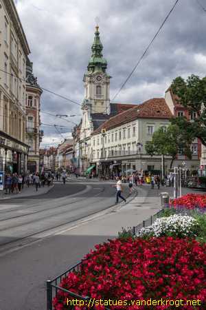 Graz /  Heiligenstatuen an der Stadtpfarrkirche