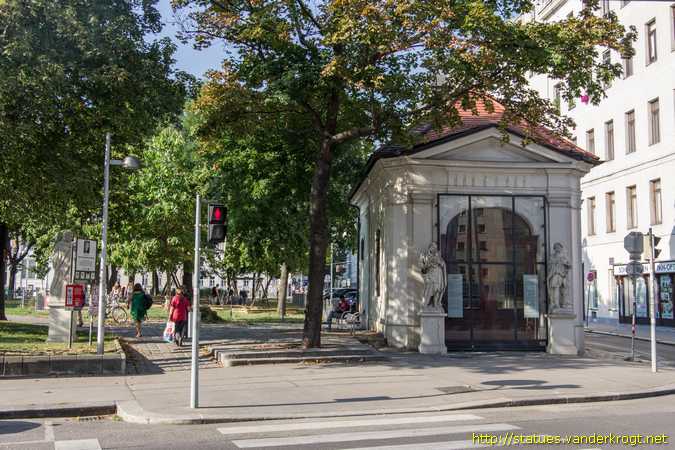 Wien /  Hundsturmer Linienkapelle - Johann-von-Nepomuk-Kapelle