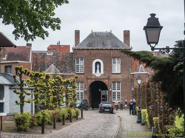 Turnhout /  Onze-Lieve-Vrouw met kind
