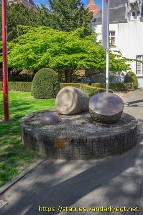 Kalmthout /  Menselijk universum