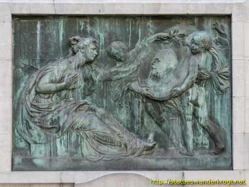 Mons /  Monument à Henry Sainctelette