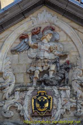 Bree /  Fronton met Sint Michiel