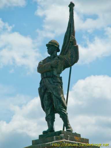 Couvin /  Monument aux Morts de 1914-18