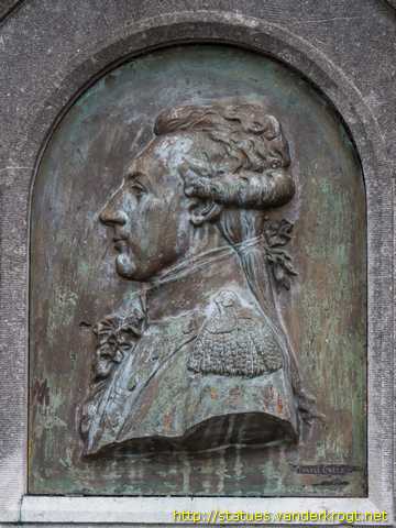 Rochefort /  Monument á Lafayette