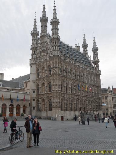 Leuven /  236 Gevelbeelden aan het Stadhuis van Leuven