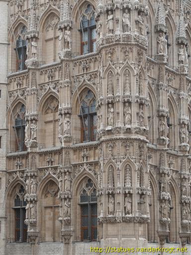Leuven /  236 Gevelbeelden aan het Stadhuis van Leuven