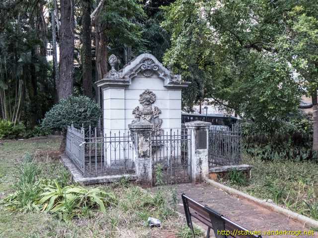 Belo Horizonte /  Lavabo em Pedra-sabão (cópia)