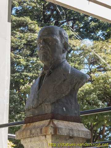 Belo Horizonte /  Busto de um homem desconhecido