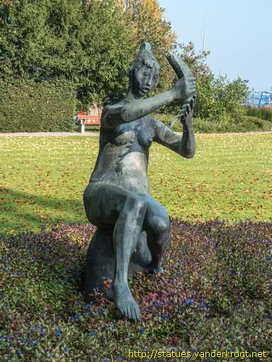 Romanshorn /  Frau mit Fisch