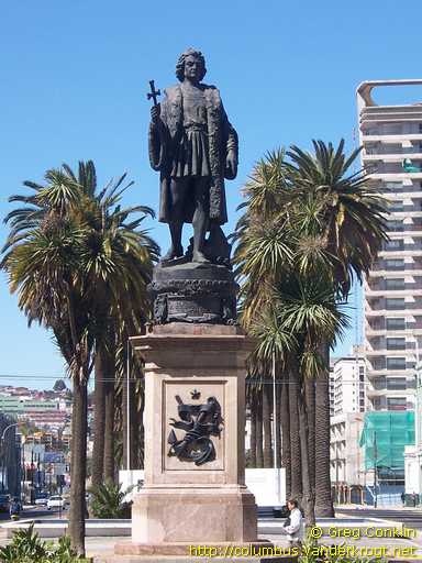 Valparaiso /  Cristóbal Colón en la Avenida Brasil