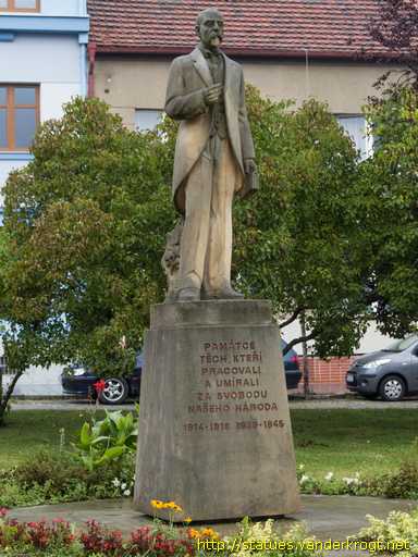Přeštice /  Pomník světové války se sochou Masaryk