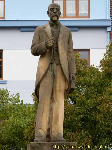 Přeštice /  Pomník světové války se sochou Masaryk