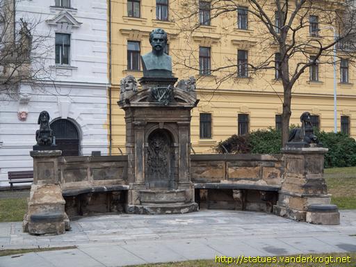 Praha /  Vítĕzslav Hálek