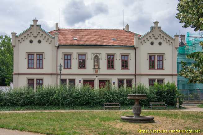 Praha /  Svatá Marie s dítětem