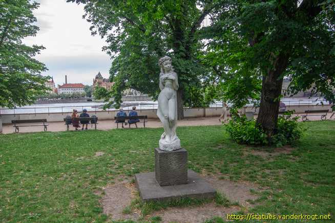 Praha /  Réva (Dívka s hrozny)