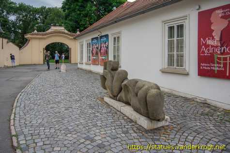 Praha /  Ležící