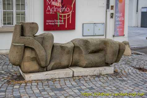 Praha /  Ležící