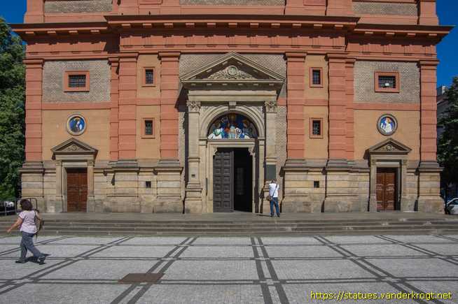Praha /  Vyobrazení svatých v kostele svatého Václava