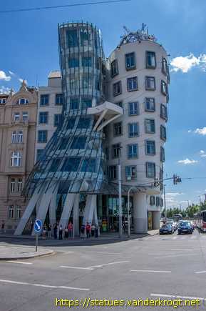 Praha /  The Swimmers