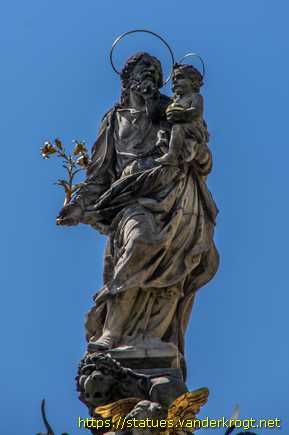 Praha /  Kašna se sochou svatého Josefa