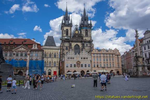 Praha /  Panna Maria v slunci oděná