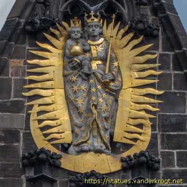 Praha /  Panna Maria v slunci oděná