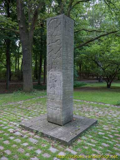 Berlin /  Baumspenden-Gedenkstein