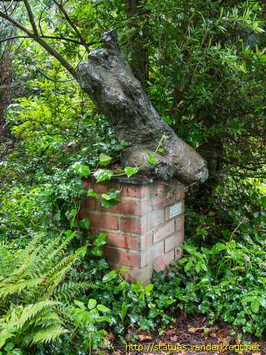 Berlin /  Weiblicher Torso