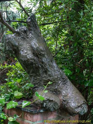 Berlin /  Weiblicher Torso