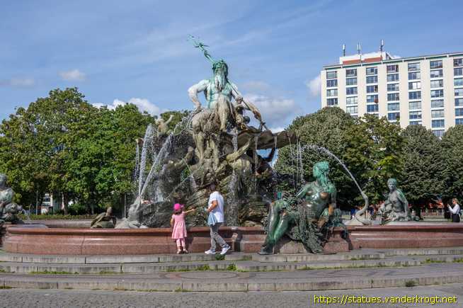 Berlin /  Neptunbrunnen