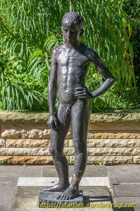Berlin / Stehender Knabe - Robert