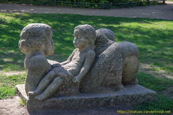 Berlin /  Mutter mit Kind