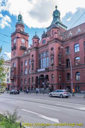 Berlin /  Die Bürgertugenden am Rathaus Pankow