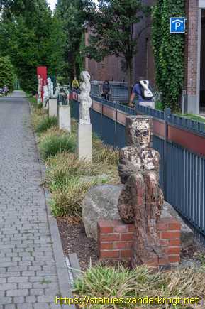 Berlin /  Cajewitz-Skulpturen-Weg