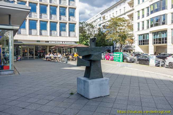 Berlin /  Götter oder Architekturale Skulptur
