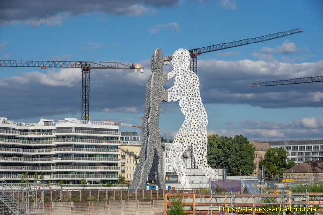 Berlin /  Molecule Man