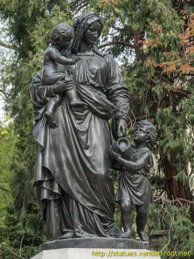 Stuttgart /  Paulinenbrunnen