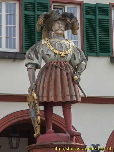 Weil der Stadt /  Oberer Marktbrunnen mit Kaiser Karl V.