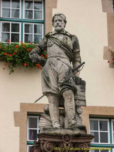 Sigmaringen /  Marktbrunnen mit Statue des Fürsten Johann