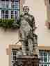 Marktbrunnen mit Statue des Fürsten Johann