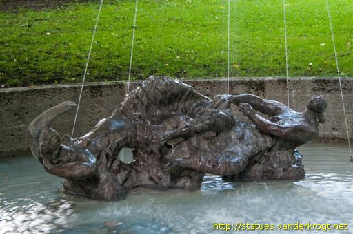 München /  Karl-Amadeus-Hartmann-Brunnen