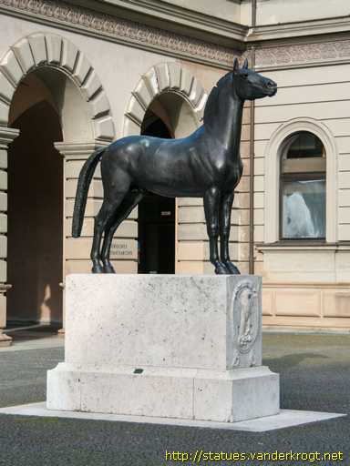 München /  Pferdestandbild für die deutsche Kavallerie 1870-1945