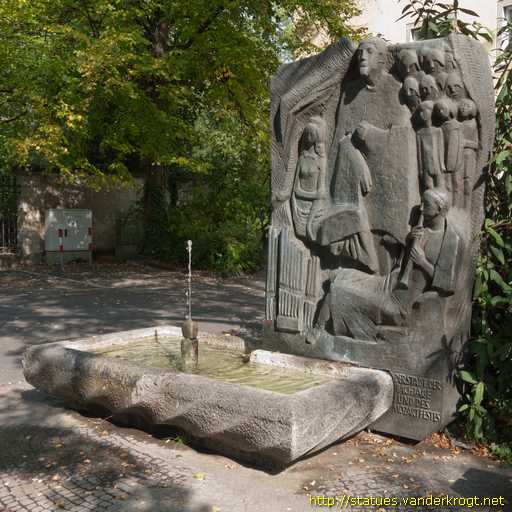 Würzburg /  Musiker-, Mozart- oder Zauberflötenbrunnen