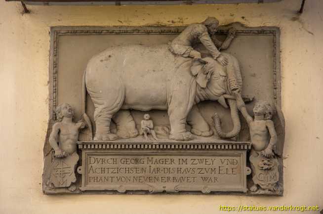 Bamberg /  Hauszeichen mit Elefant