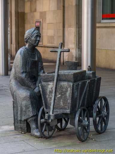 Bremerhaven /  Granatfrau