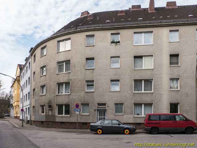 Hamburg /  Pfeifender Junge