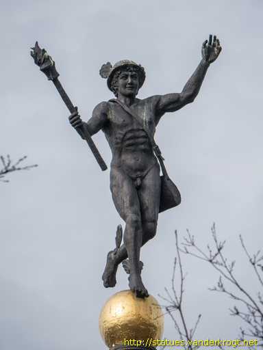 Hamburg /  Hermes mit Fackel