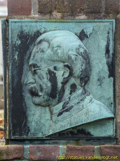 Hamburg /  Mutter und Kind - Adolf-von-Elm-Denkmal